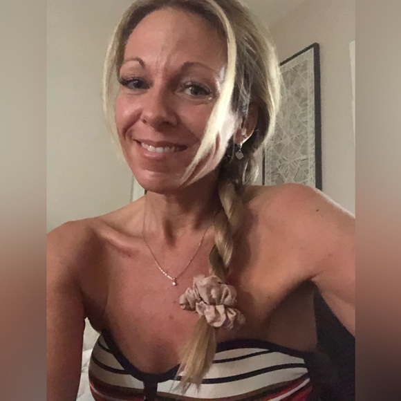 Meet your Posher, Misty - Picture 8 of 16